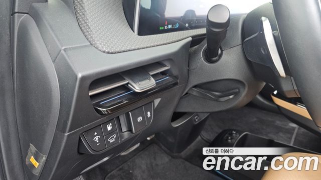 Kia EV6 2022 — photo 24