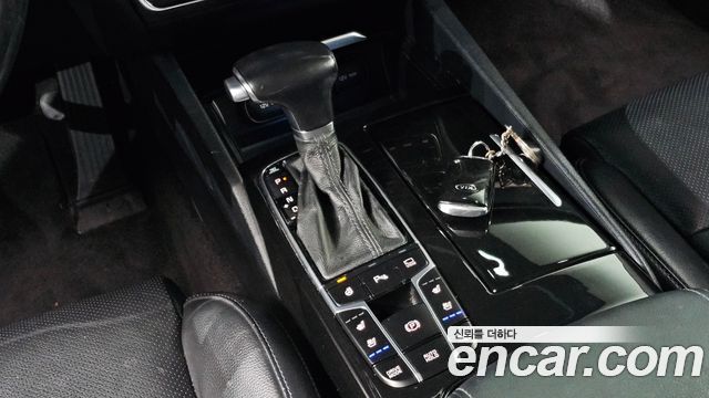 Kia K7 2016 — photo 12