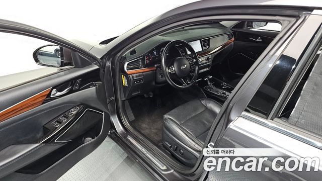 Kia K7 2016 — photo 17