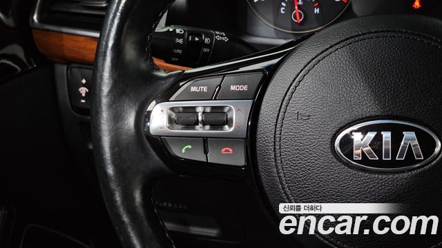 Kia K7 2016 — photo 23