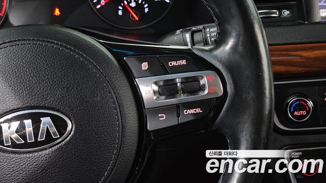 Kia K7 2016 — photo 24