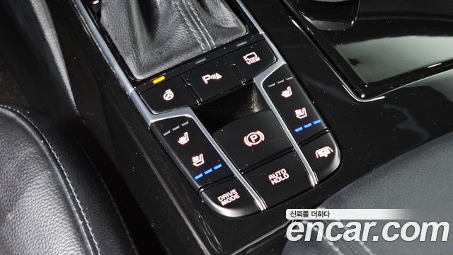 Kia K7 2016 — photo 25