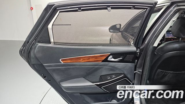 Kia K7 2016 — photo 15