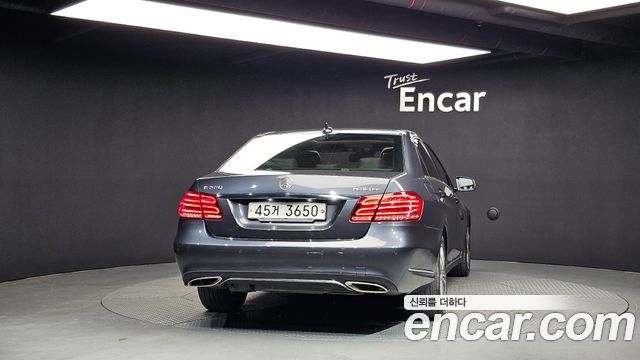 Mercedes-Benz E-Class 2016 — photo 4