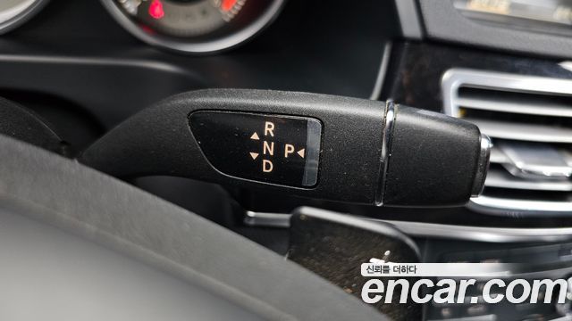 Mercedes-Benz E-Class 2016 — photo 9