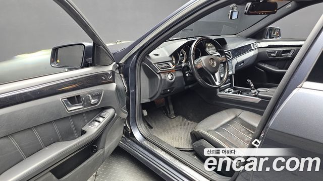 Mercedes-Benz E-Class 2016 — photo 10