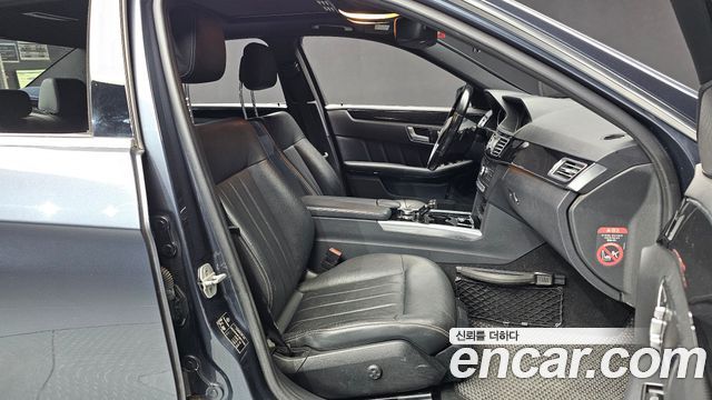 Mercedes-Benz E-Class 2016 — photo 11