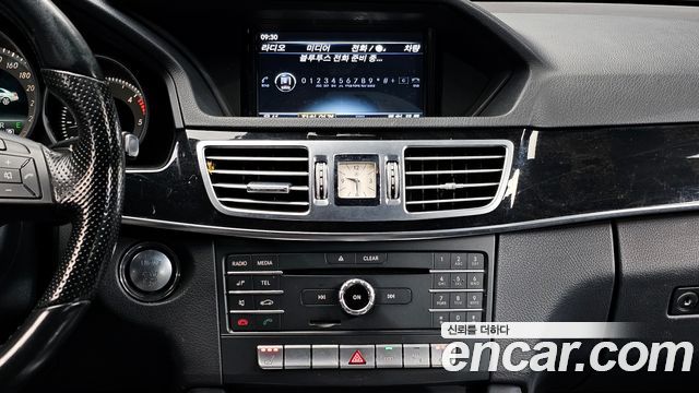 Mercedes-Benz E-Class 2016 — photo 14