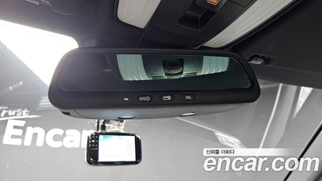 Mercedes-Benz E-Class 2016 — photo 18