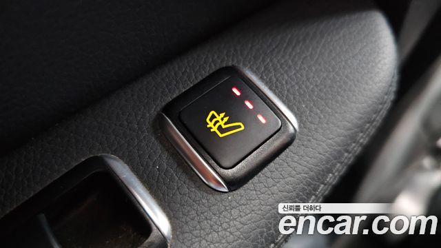 Mercedes-Benz E-Class 2016 — photo 19
