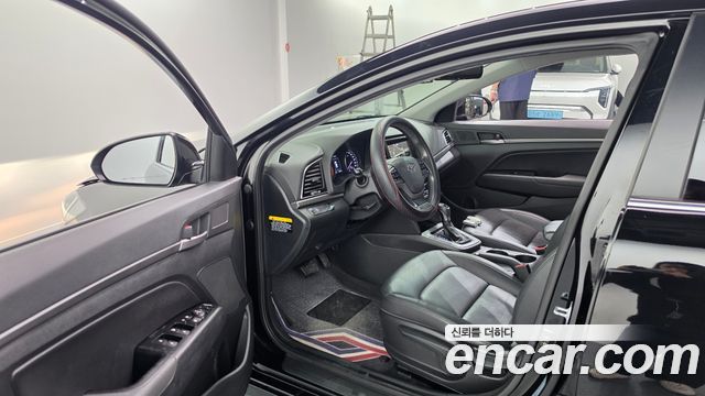 Hyundai AVANTE 2016 — photo 13