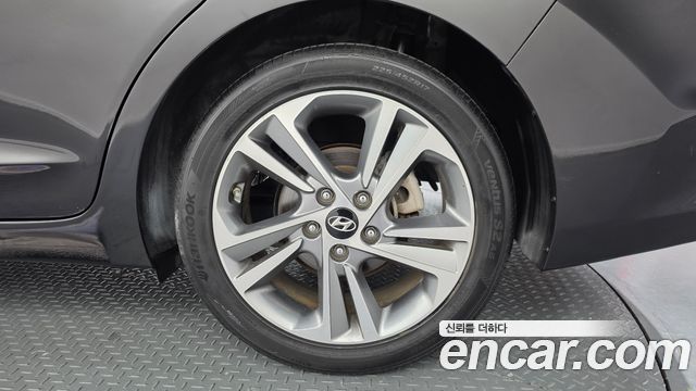 Hyundai AVANTE 2016 — photo 7