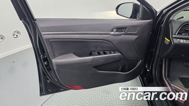 Hyundai AVANTE 2016 — photo 14