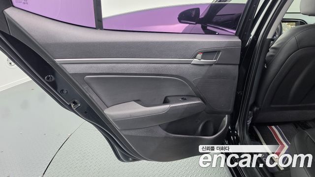 Hyundai AVANTE 2016 — photo 15