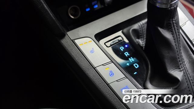 Hyundai AVANTE 2016 — photo 30