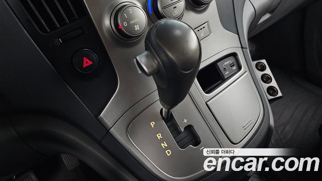 Hyundai Starex 2014 — photo 12