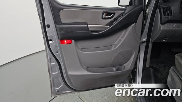 Hyundai Starex 2014 — photo 14