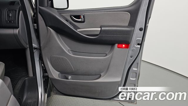 Hyundai Starex 2014 — photo 15
