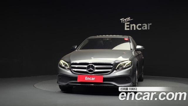 Mercedes-Benz E-Class 2019 — photo 3