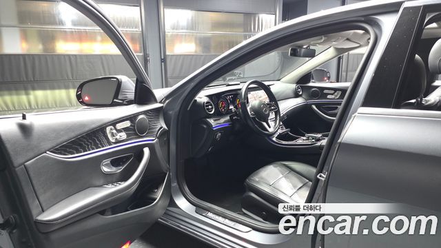 Mercedes-Benz E-Class 2019 — photo 10