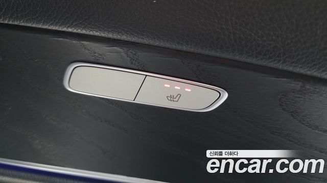 Mercedes-Benz E-Class 2019 — photo 19