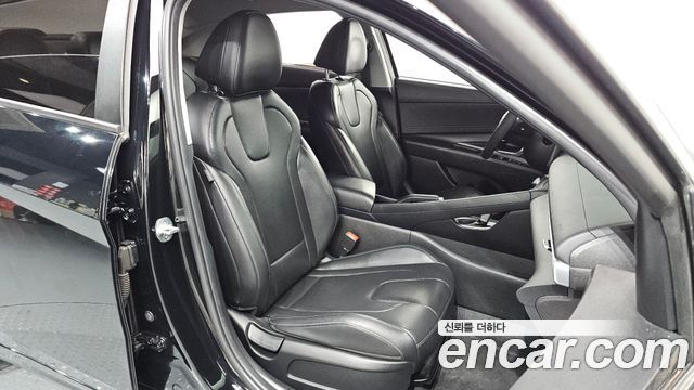 Hyundai AVANTE 2021 — photo 13