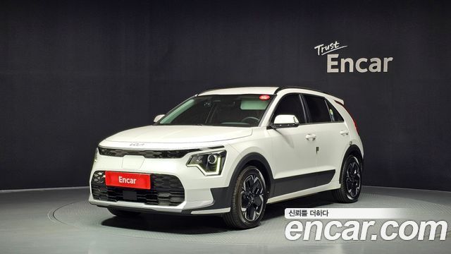 Kia Niro 2023 — photo 1