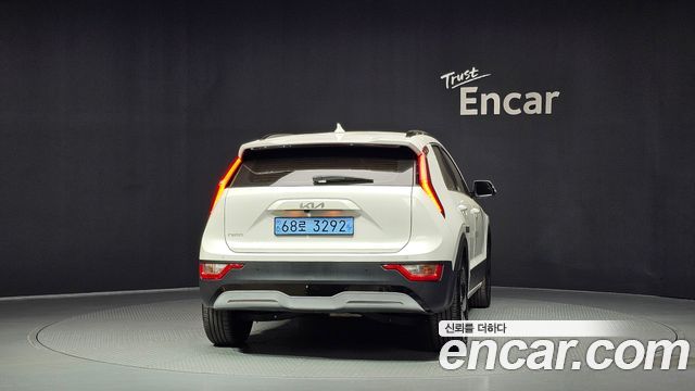 Kia Niro 2023 — photo 4
