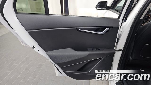 Kia Niro 2023 — photo 15