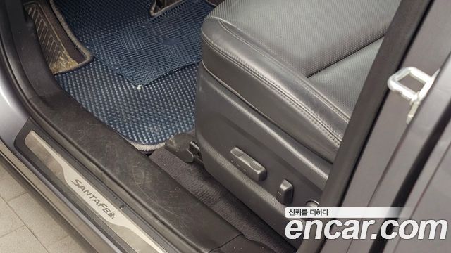 Hyundai Santafe 2016 — photo 32