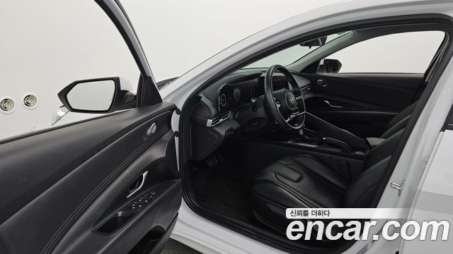 Hyundai AVANTE 2023 — photo 13