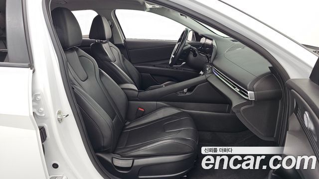 Hyundai AVANTE 2023 — photo 17