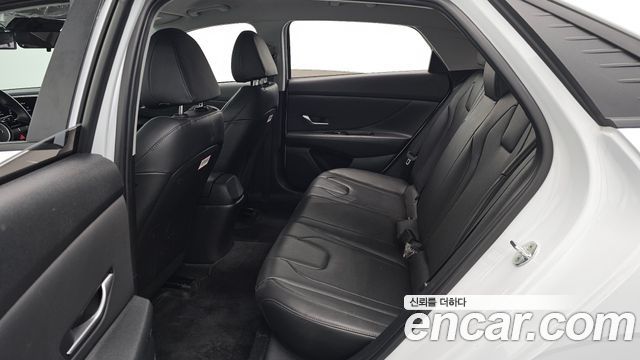 Hyundai AVANTE 2023 — photo 16