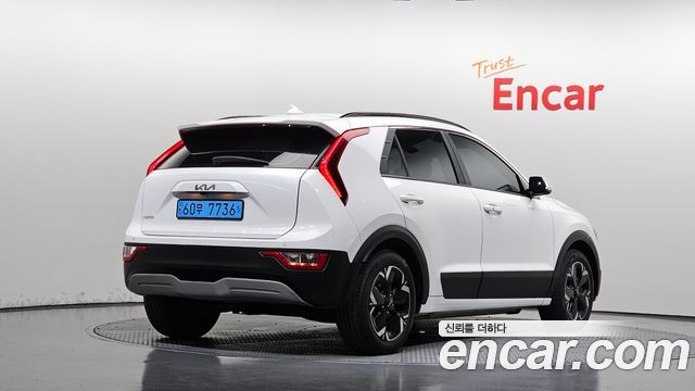 Kia Niro 2023 — photo 2