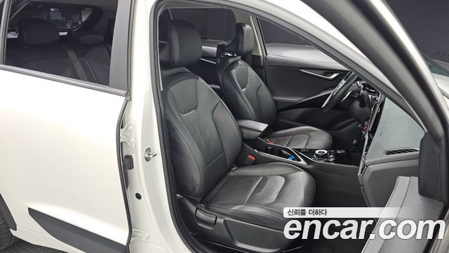 Kia Niro 2023 — photo 16