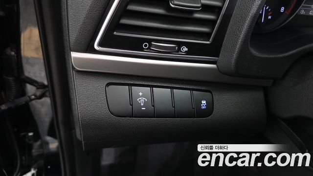 Hyundai AVANTE 2016 — photo 26