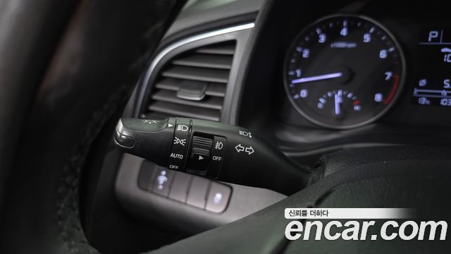 Hyundai AVANTE 2016 — photo 30