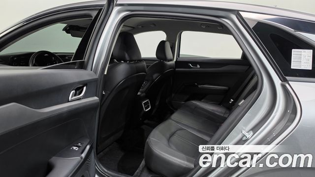 Kia K5 2023 — photo 11