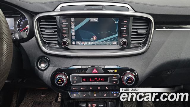 Kia Sorento 2019 — photo 16