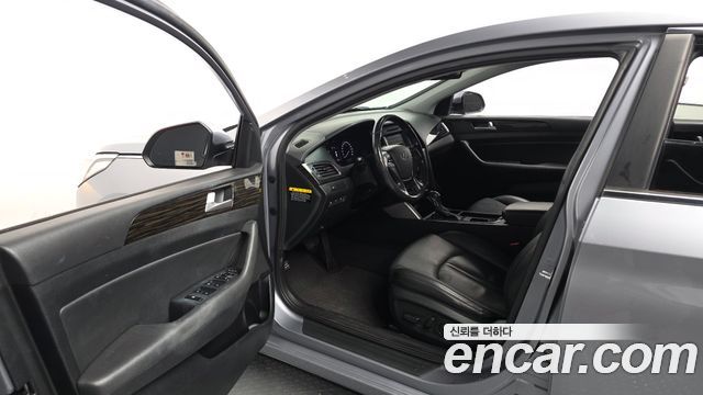 Hyundai Sonata 2016 — photo 13
