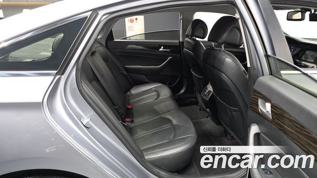 Hyundai Sonata 2016 — photo 18