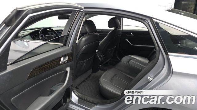 Hyundai Sonata 2016 — photo 16