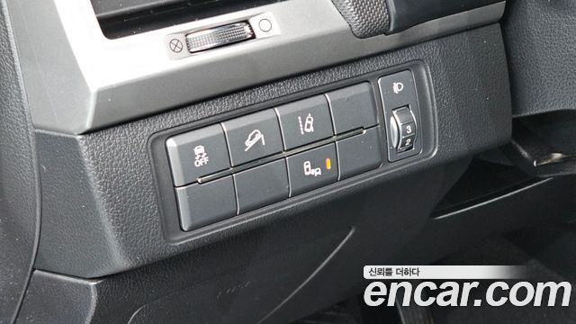 KG Mobility Rexton 2019 — photo 25