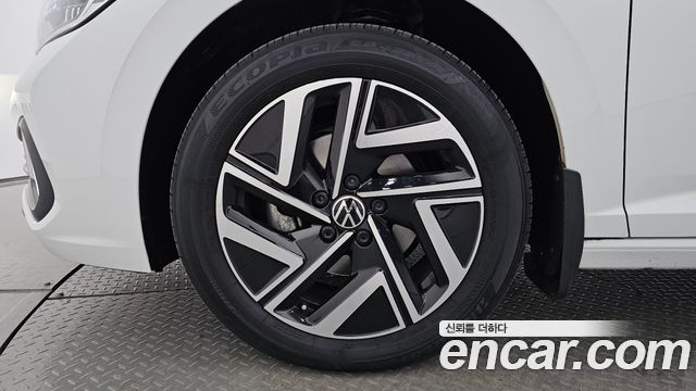Volkswagen Jetta 2024 — photo 5