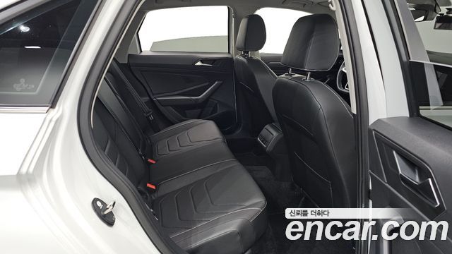 Volkswagen Jetta 2024 — photo 18