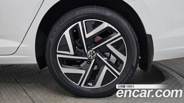 Volkswagen Jetta 2024 — photo 7