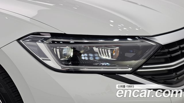 Volkswagen Jetta 2024 — photo 8