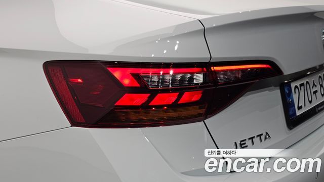 Volkswagen Jetta 2024 — photo 9