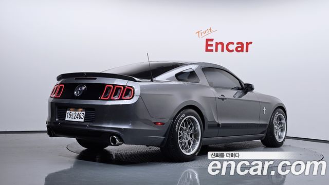 Ford Mustang 2013 — photo 2