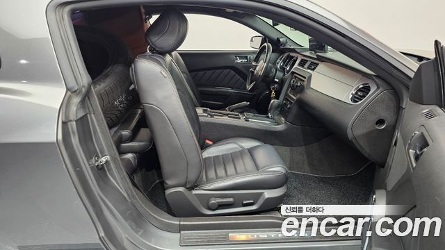 Ford Mustang 2013 — photo 11